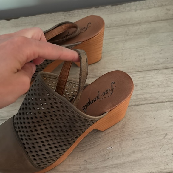Free People Olive Green Gray Slingback Clogs Size 38 - Picture 2 of 5